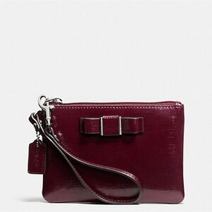 Coach Darcy Wristlet 🤎